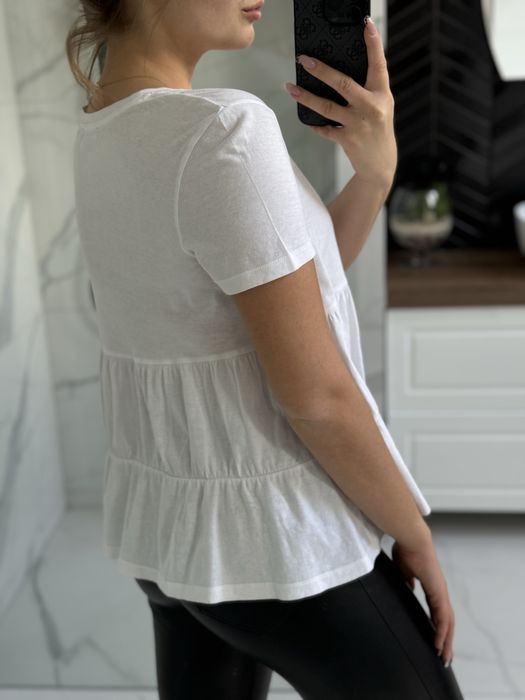 Biała koszulka z falbankami damska