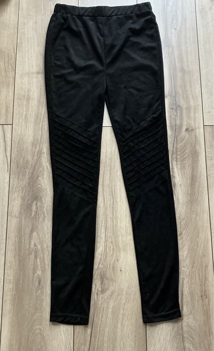 Stylowe, sportowe, czarne legginsy ze wzorami, S/36, poliester/elastan