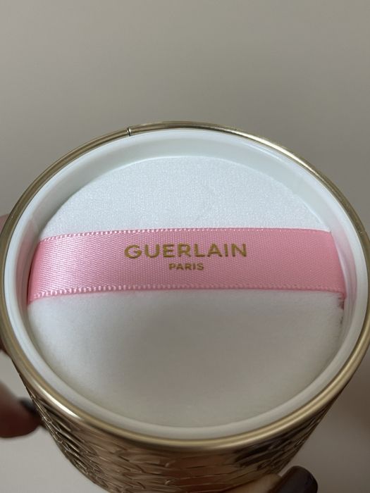 GUERLAIN.Météorites Blooming Glow Light Revealing Pearls of Powder