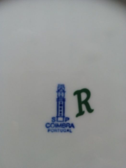 serviço de porcelana  de 25 peças.