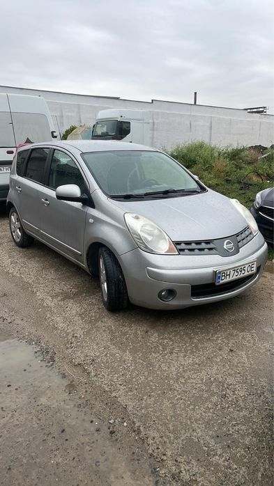 Продам ниссан ноут 1.5т.д.