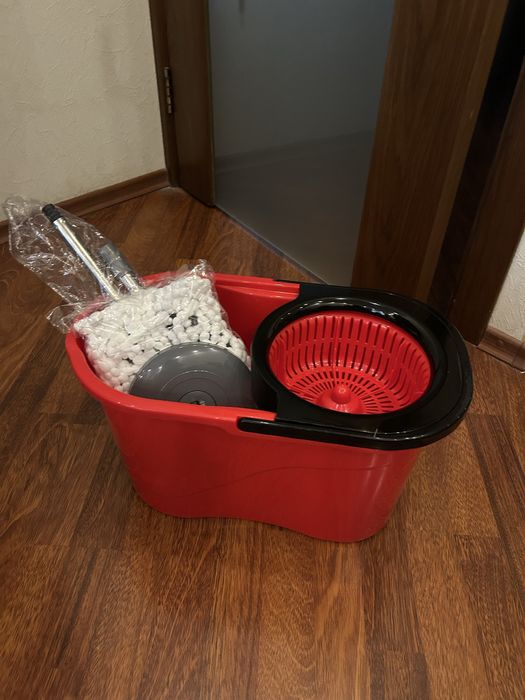 Швабра с ведром и отжимом-центрифугой.Bursev, Irak plastik . Турция.