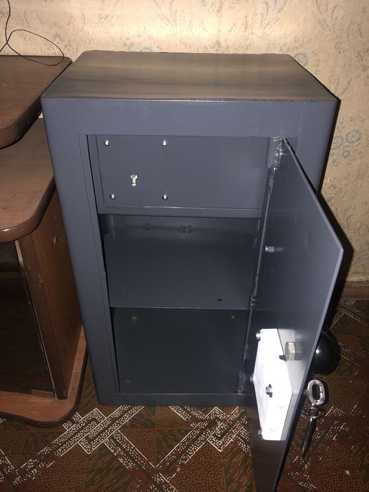 Сейф металический