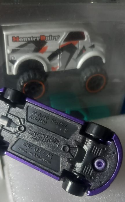 Conjunto 3 Hot Wheels Porsche GT , pagani & aston martin