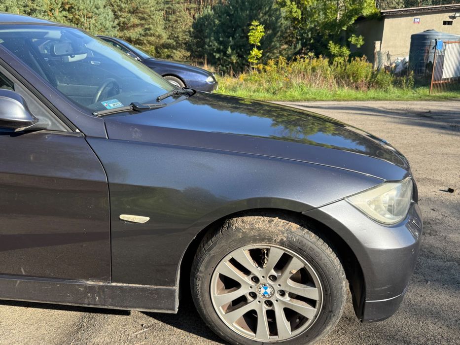 Błotnik prawy Bmw E90 Sparkling Graphite M A22