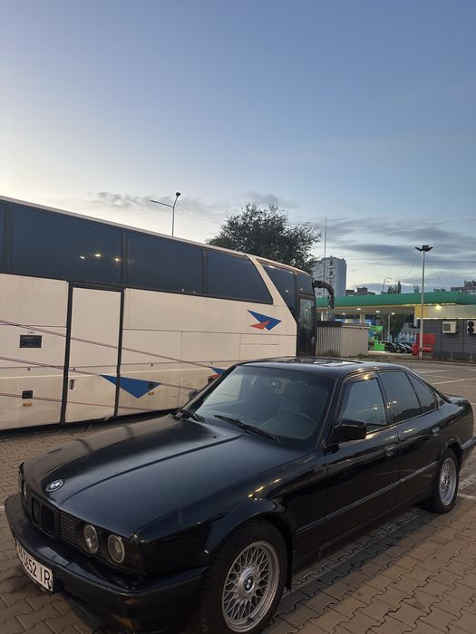 BMW E34 M50 B25 1988