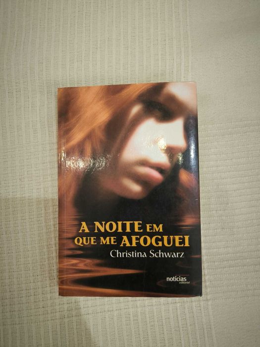Livro "A Noite Em Que Me Afoguei"