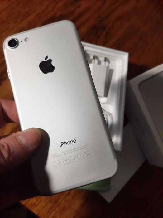 Телефон iPhone 7 128GB 4GLTE NEVERLOCK
