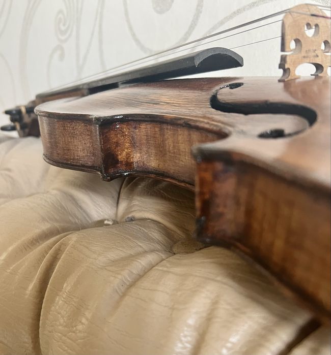 Скрипка Ціла 4/4 з вишуканою Фурнітурой та чудовим звуком !