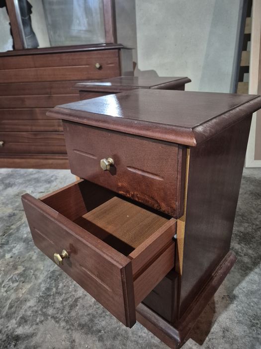 Conjunto cómoda e mesas cabeceira