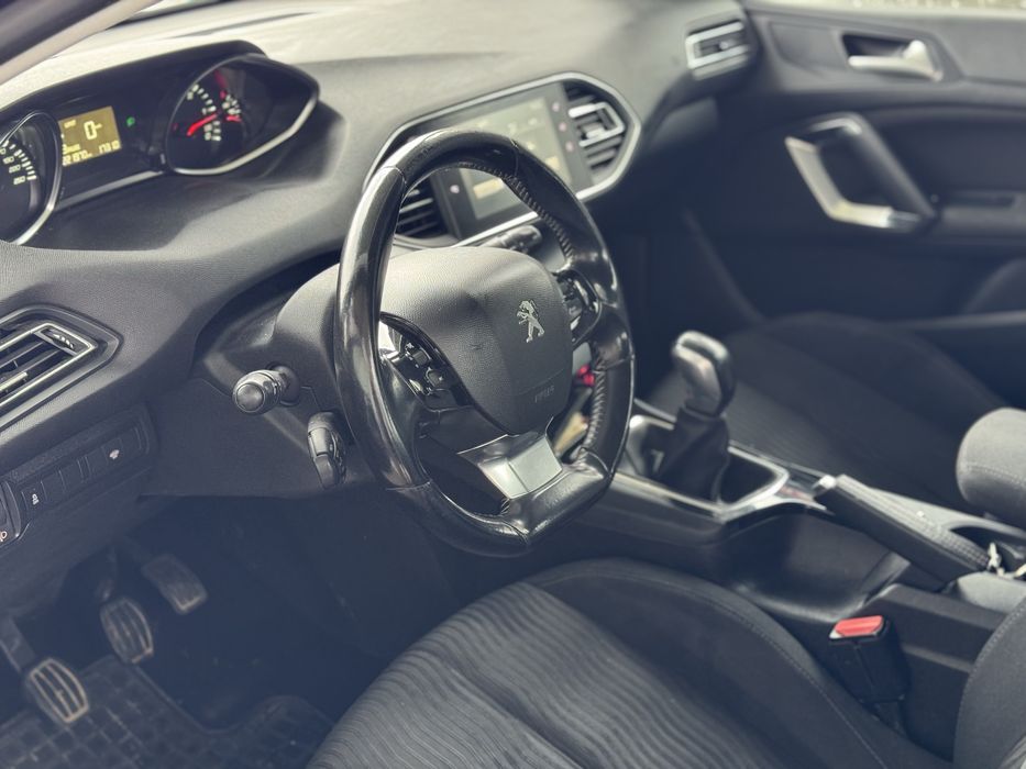 Peugeot 308 T9 2016r. 1.6 HDI