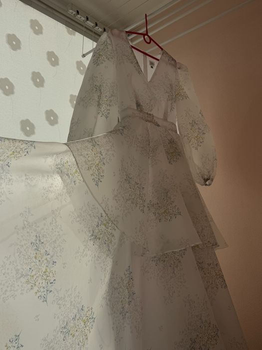 Весільне платтячко у ніжному дизайні