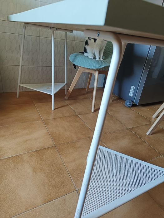 Mesa e 2 cadeiras IKEA - cor verde lima