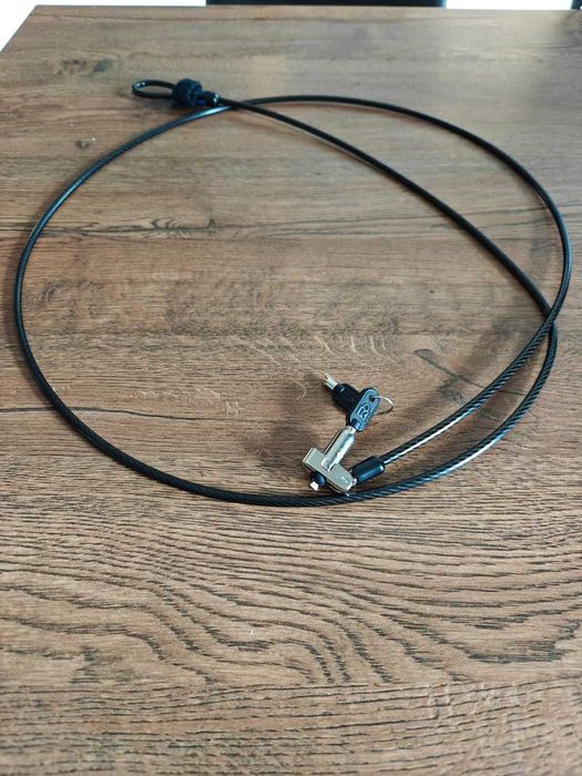 Zabezpieczenie Kensington – linka antykradzieżowa do laptopa