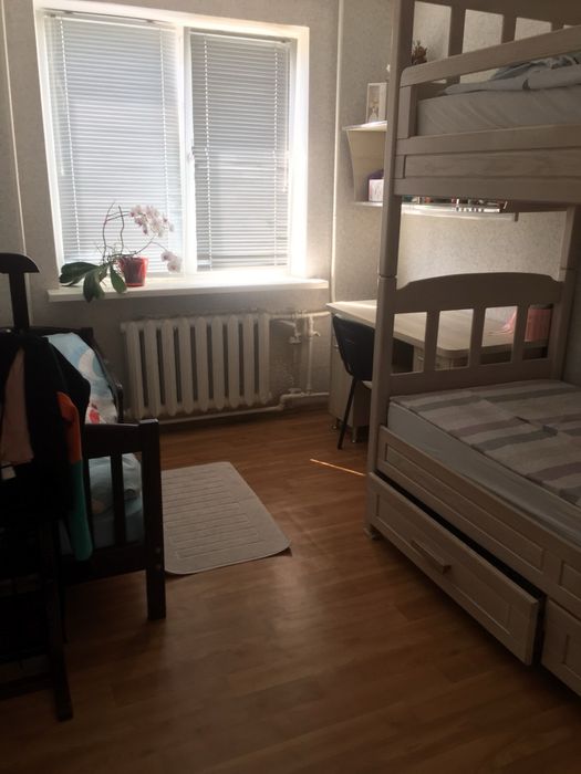 Ліжка з натурального дерева