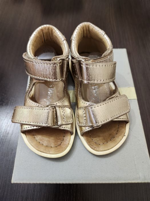 Шкіряні дитячі босоніжки