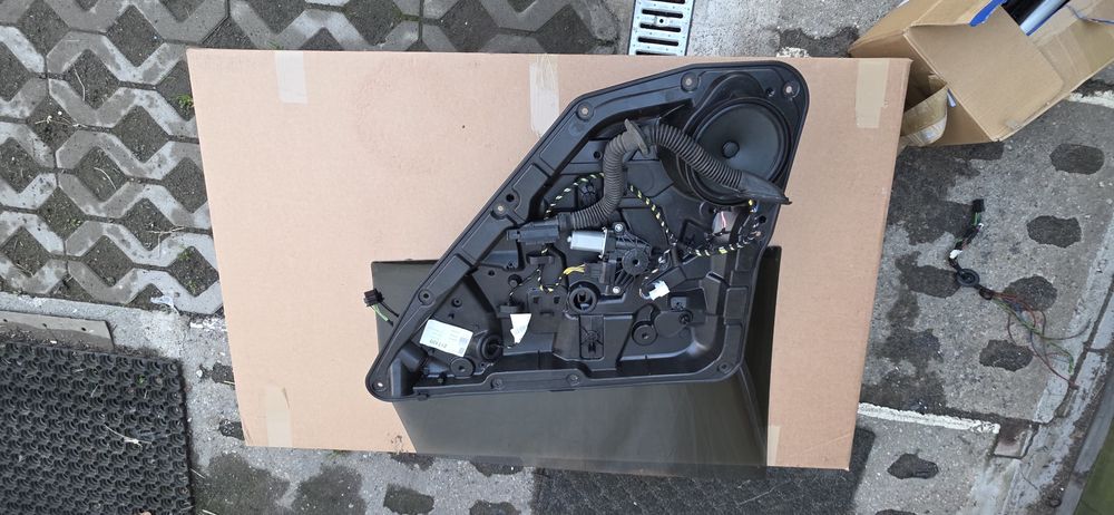 Podnośnik szyby z szyba prawy tył mercedes w246