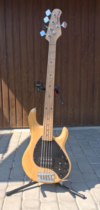 Gitara basowa  Sterling by Music Man StingRay RAY35  Natural