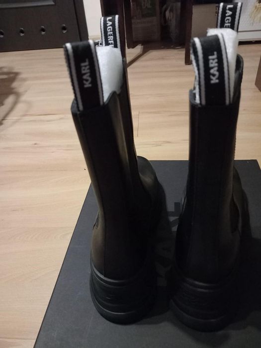 Karl Lagerfeld – Bridger Midi Gore Boot
Rozmiar: 40