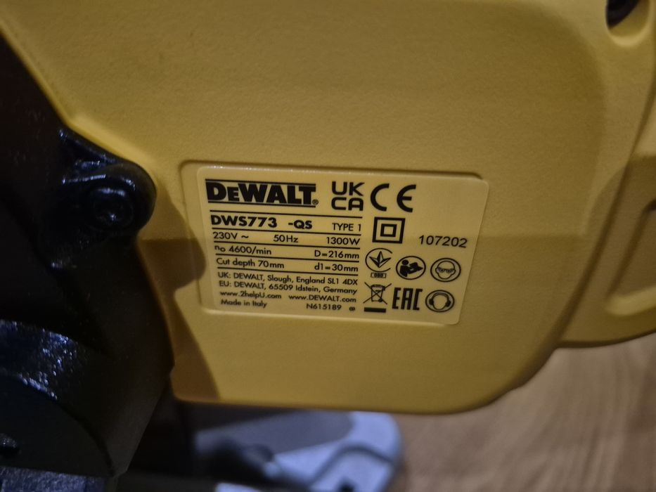DEWALT DWS773 pilarka piła ukośnica 216 MM 1300W