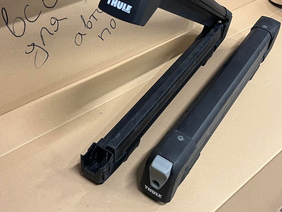 Thule 7325 black чорне кріплення для лиж чи бордів