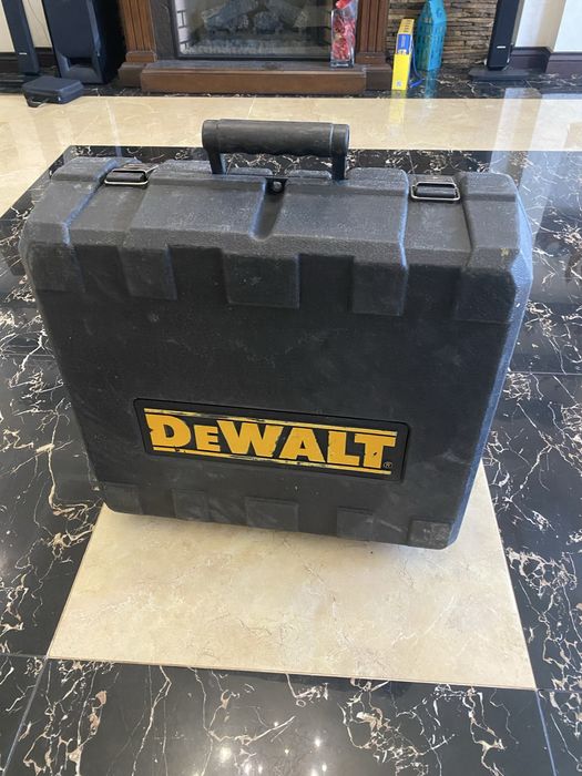 Лазерный уровень ротационный аккумуляторный Dewalt DW073