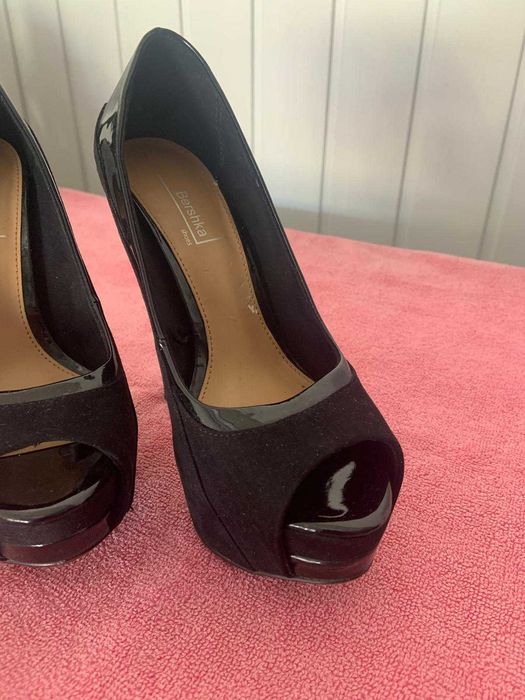 Sapatos Senhora Pretos c/ verniz, Bershka