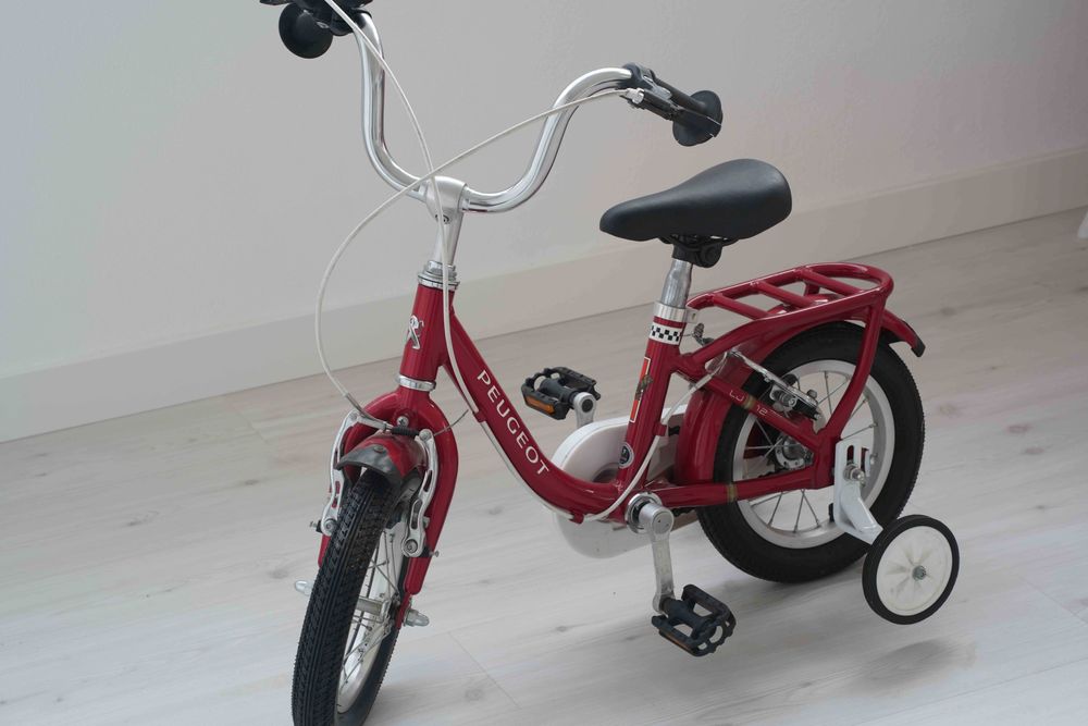Bicicleta Peugeot para criança em mão em Valadares