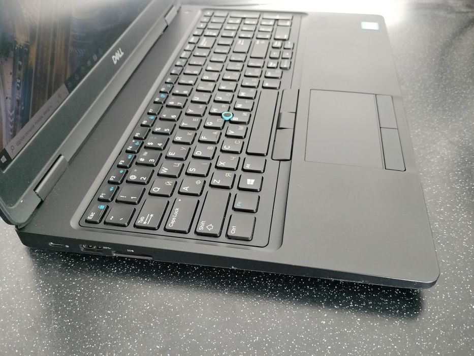 Ноутбук для роботи Dell Latitude 5591, i5-8400H, 15,6 FHD, 8Gb, 256Gb