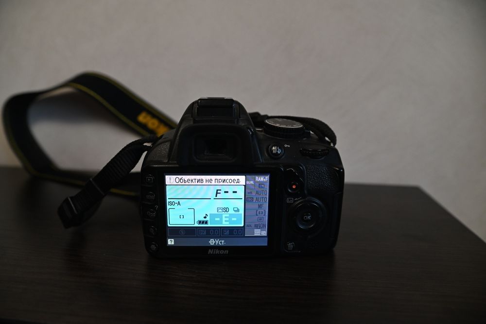 Камера Nikon D3100