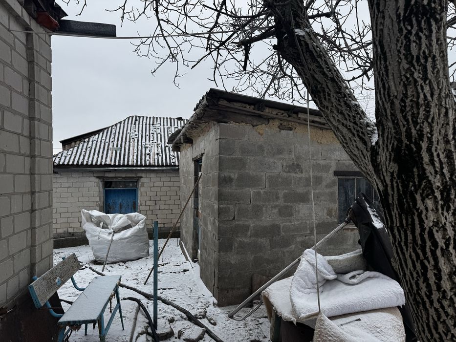 Продам Дом , в Петоикрвке ;Каменское 20 км ;Днепр 40 км.