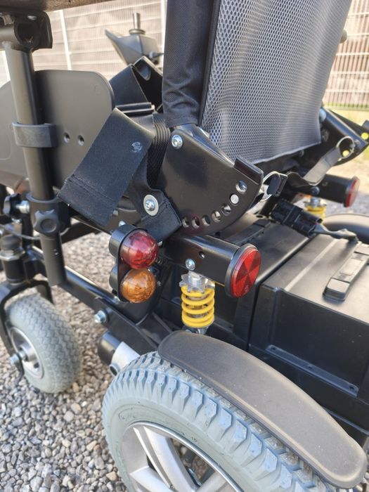 Wózek inwalidzki elektryczny MDH Limber praktycznie nowy