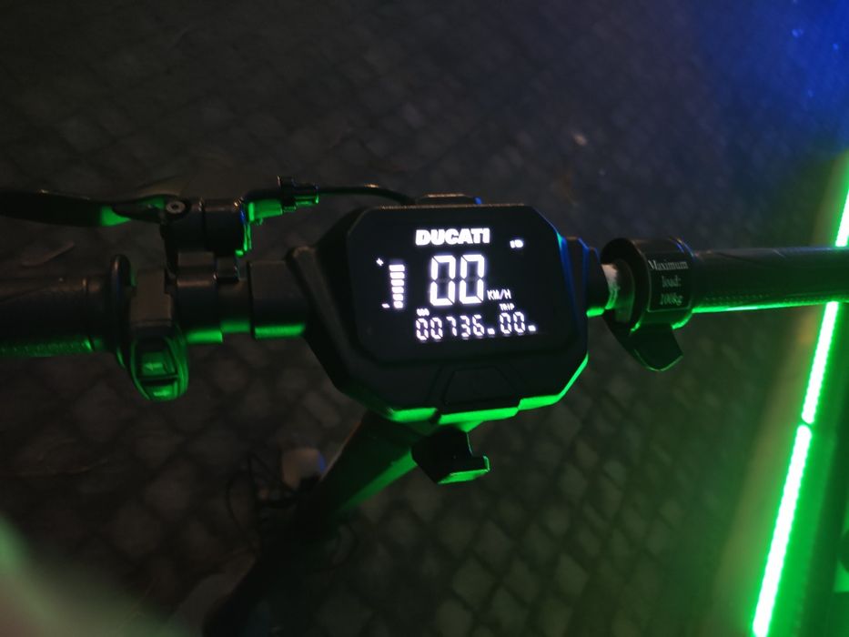 Електричний самокат Ducati