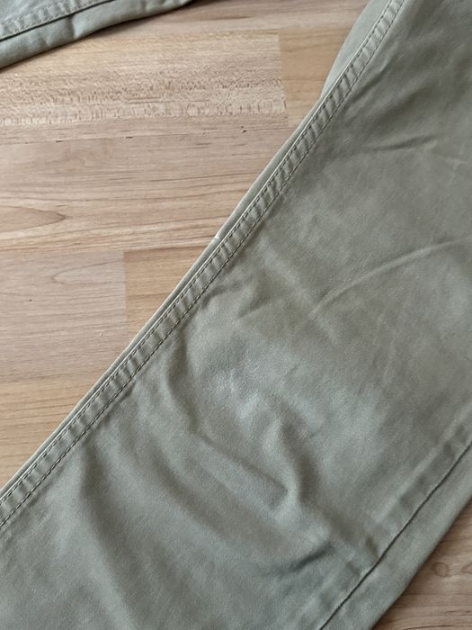 Levis Levi’s klasyczne beżowe spodnie XS