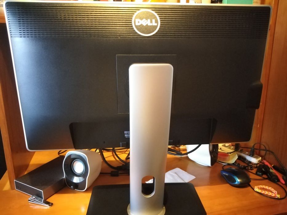 DELL 23-inch FullHD Monitor439012467410227201