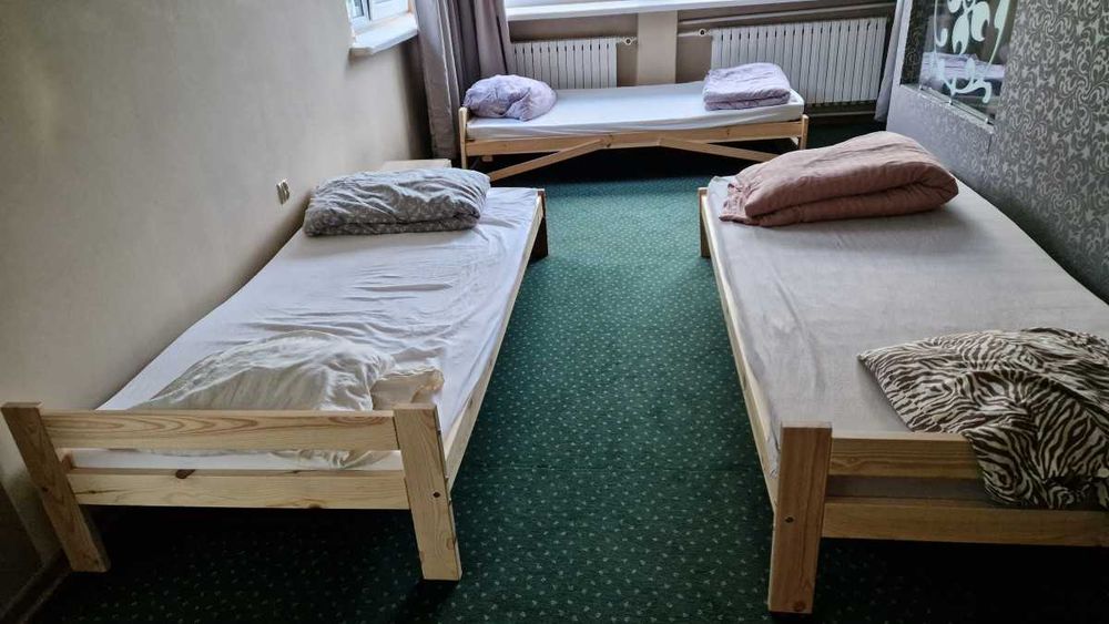 Używane oraz nowe łóżka pracownicze z materacami
