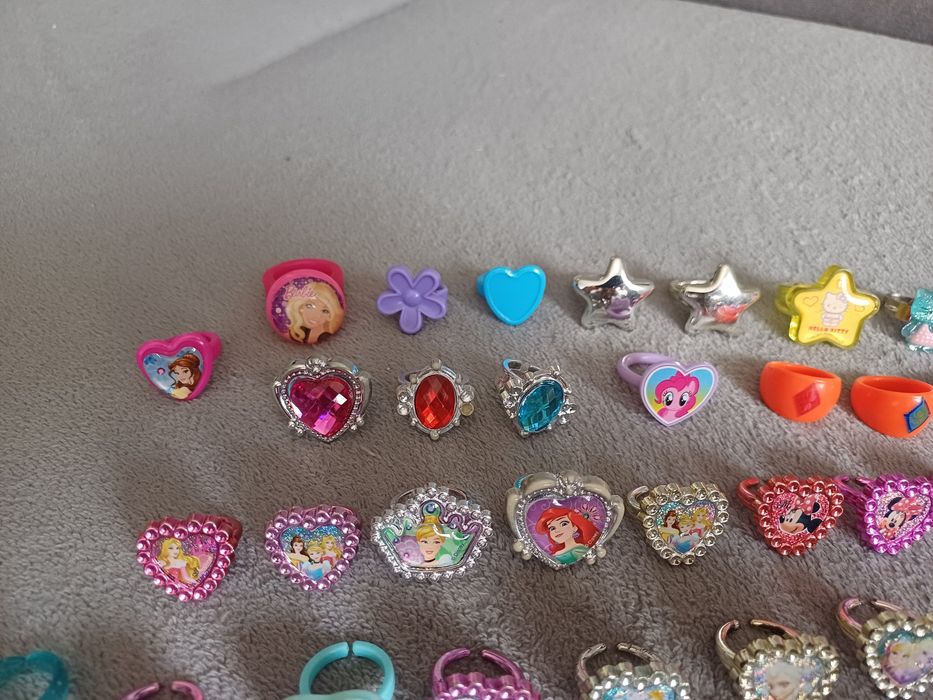 Zestaw pierścionków 49 szt  kraina lodu Elsa księżniczki pierscionki