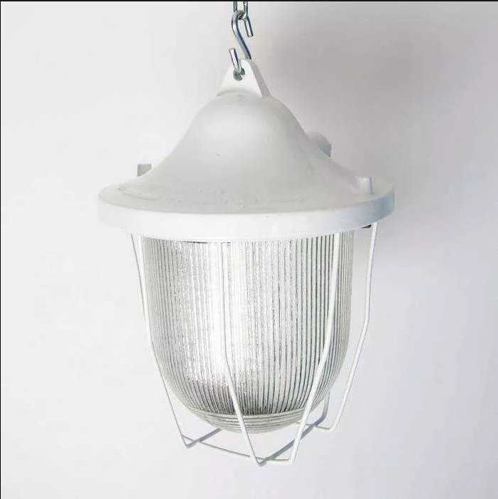 Odnowiona lampa przemysłowa z PRL loft białą