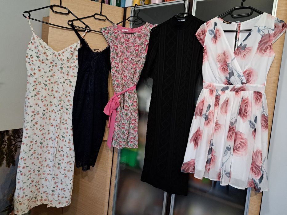 Paka 29 sukienek po 10zł