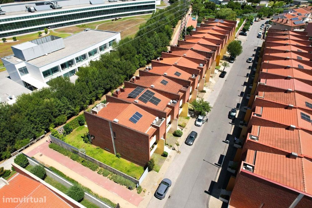 Moradia em Banda T4 Venda em Nogueiró e Tenões,Braga