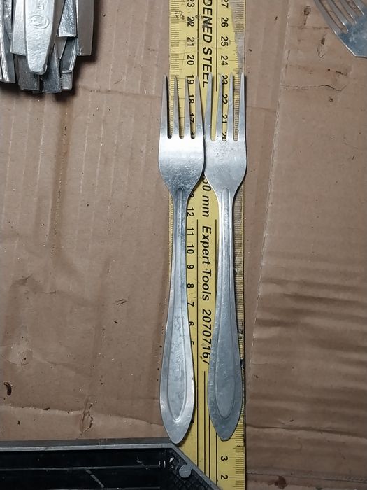 Виделка алюмінієва нова