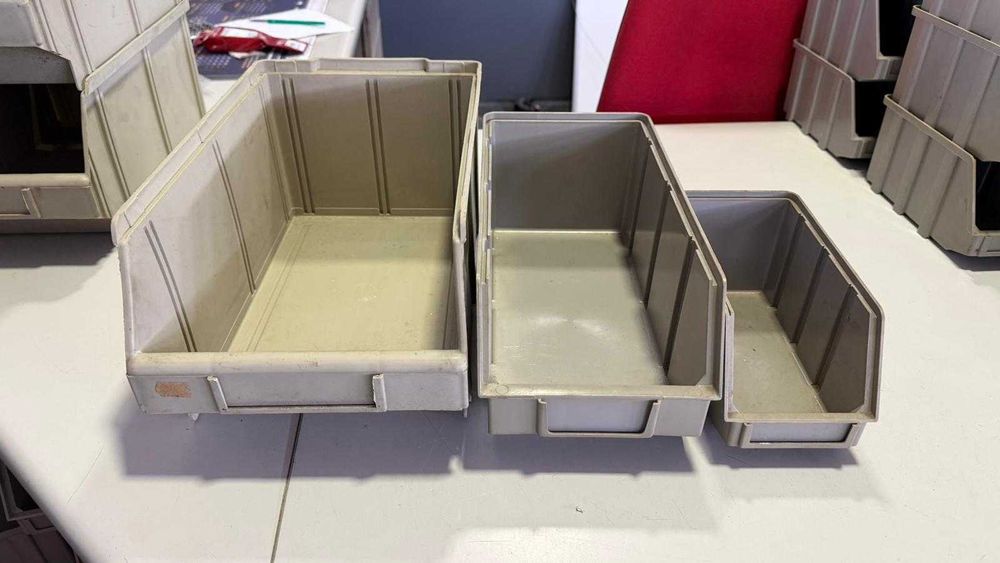 Caixas de stock / Cacifos / Caixa de arrumação - Comércio