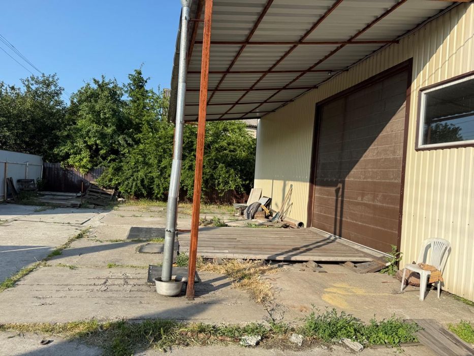 Продам Ангар та землю вісім соток