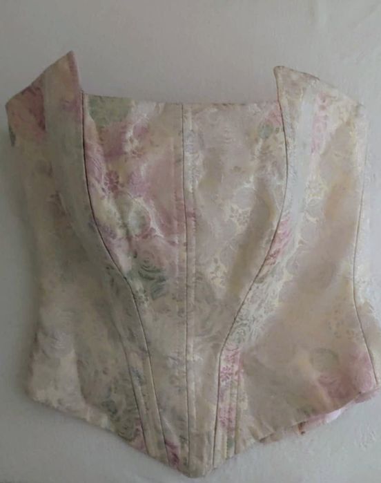 Piękny pastelowy gorset