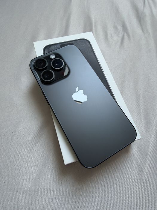 Iphone 15 pro, stan idelany