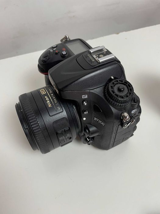 Kit Nikon D7200 + 35mm 1.8 + (oferta) 18-140mm + 2 baterias originais
