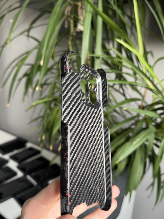 Чохол для iPhone 15 Pro. Чохол з кованого карбону для айфона