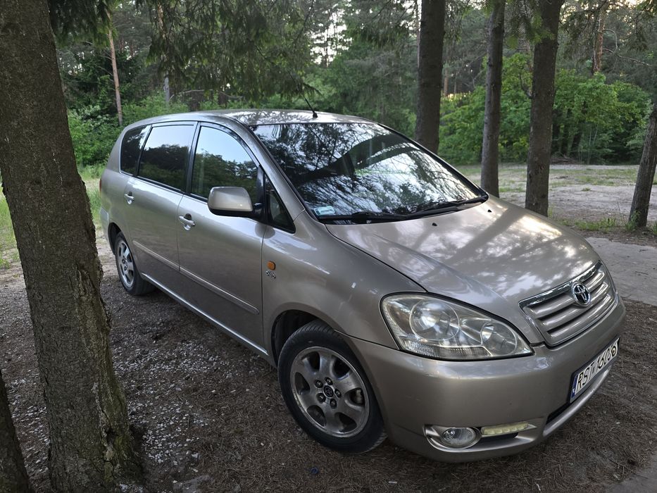 Toyota Avensis Verso 2.0 D-4D, 2002 r., 116 KM. 7 osobowe