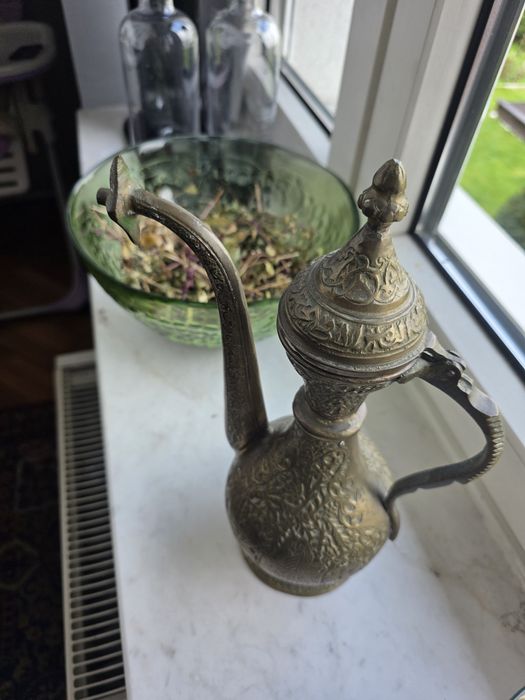 Mosiężny dzban ozdobny vintage