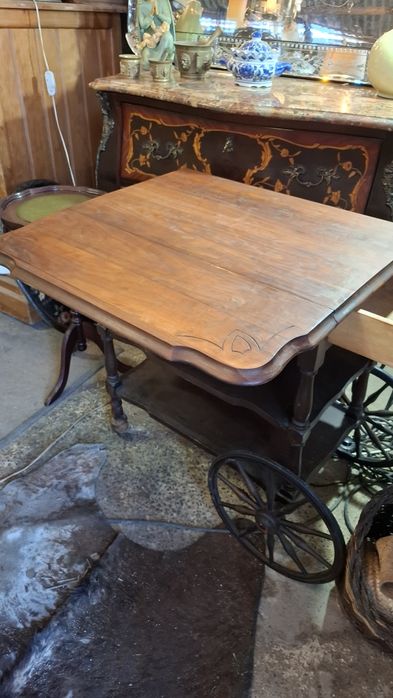 Carrinho de chá antigo